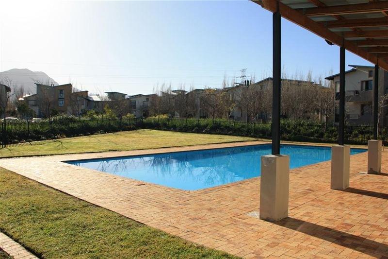 To Let 3 Bedroom Property for Rent in Somerset West Western Cape